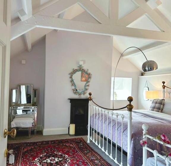 مبيت وإفطار Dylan Thomas Sea View