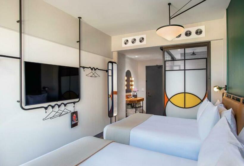 בית מלון כפרי Moxy NYC Lower East Side