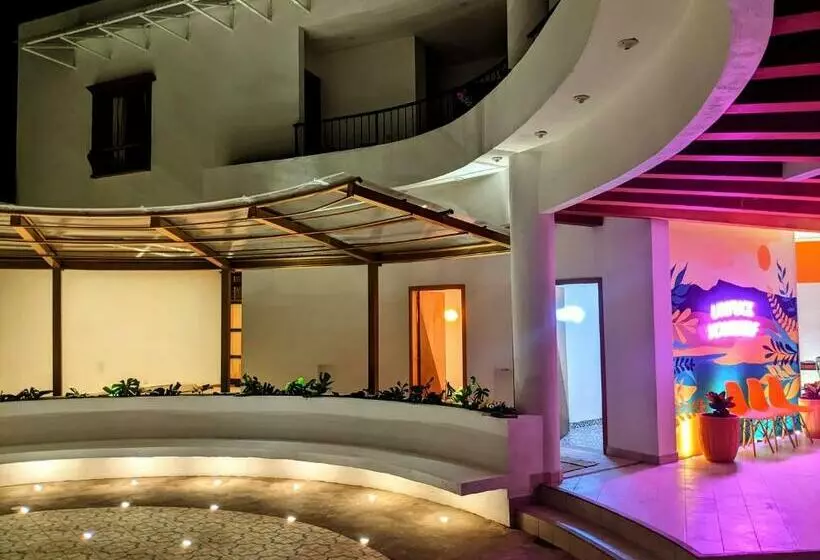 هتل Off Hostel
