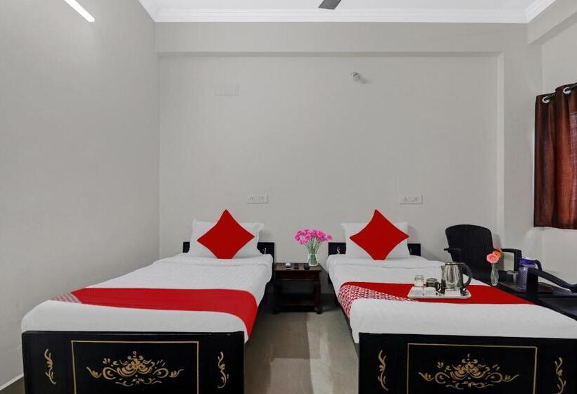 호텔 Oyo 91495 Vijay Laxmi Residency