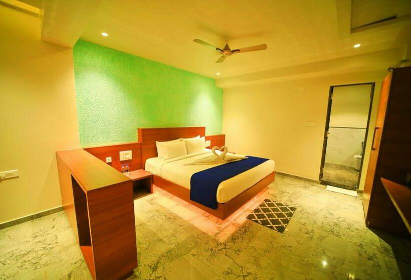 Отель Royal Rich County