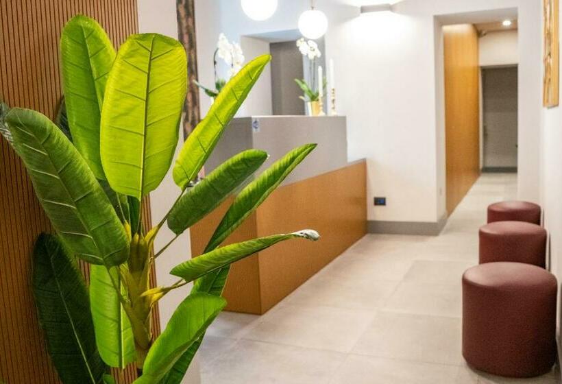 پانسیون Castel Sant´angelo Luxury Rooms & Tour