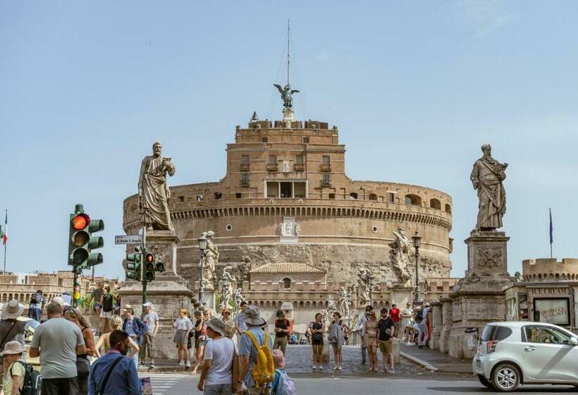 پانسیون Castel Sant´angelo Luxury Rooms & Tour