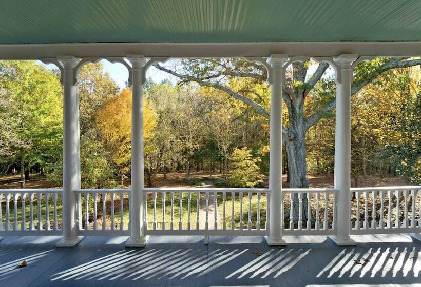 Red Hill Bed And Breakfast