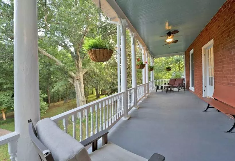 Red Hill Bed And Breakfast