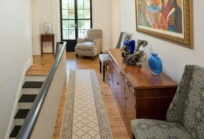 Red Hill Bed And Breakfast