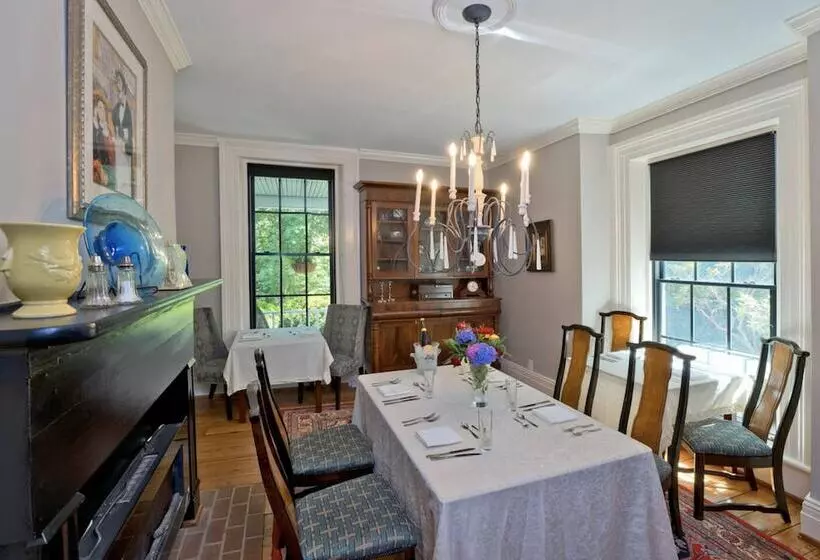 Red Hill Bed And Breakfast