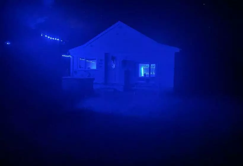 Bankhead Accommodation With Hot Tub In Aberdeenshire