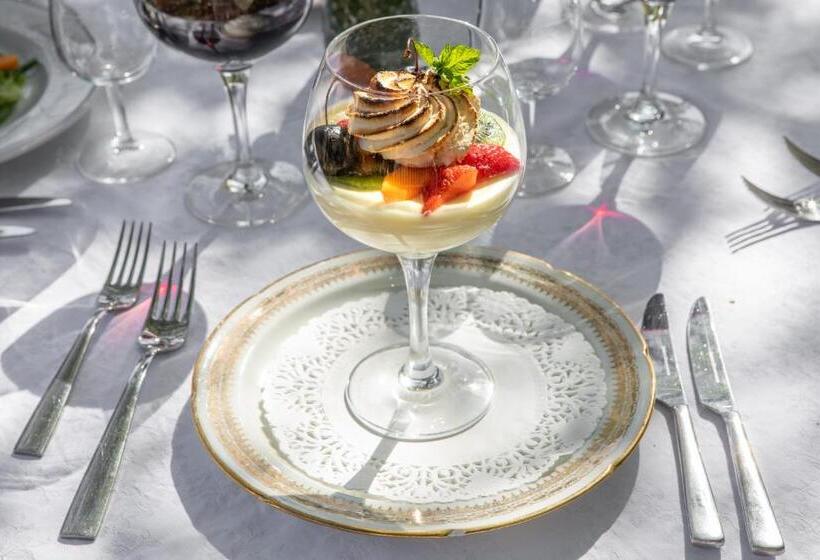 فندق Hostellerie Du Chateau Bellenaves