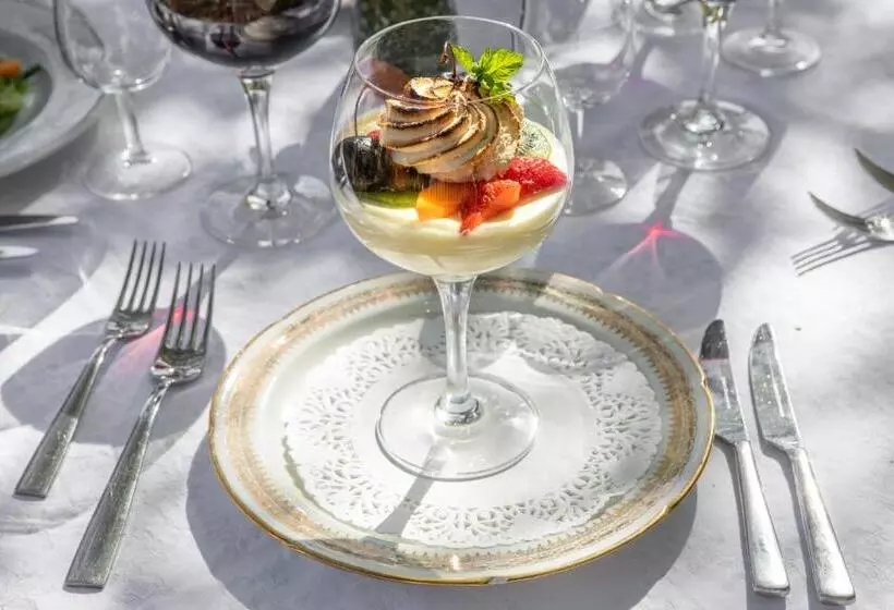 Hotelli Hostellerie Du Chateau Bellenaves