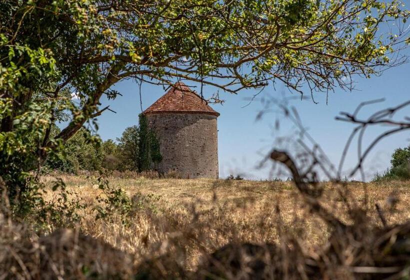 فندق Hostellerie Du Chateau Bellenaves