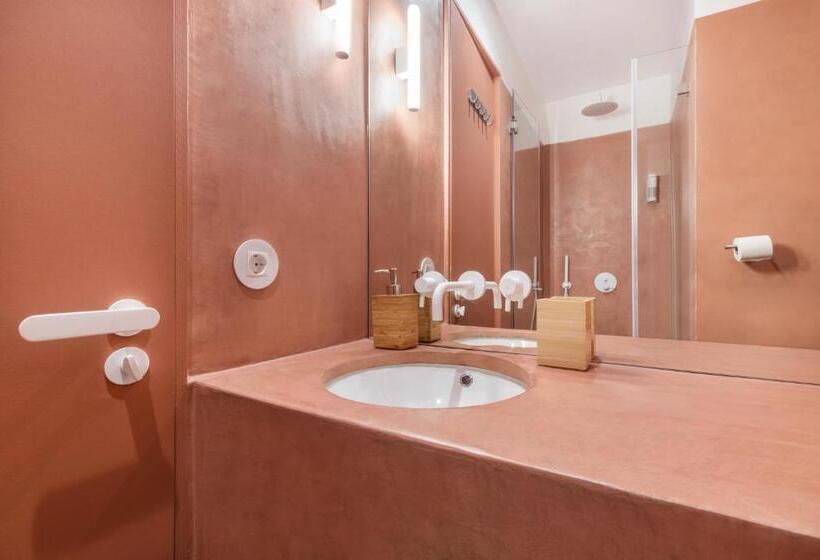 پانسیون Rainbow Suites By Olala Homes