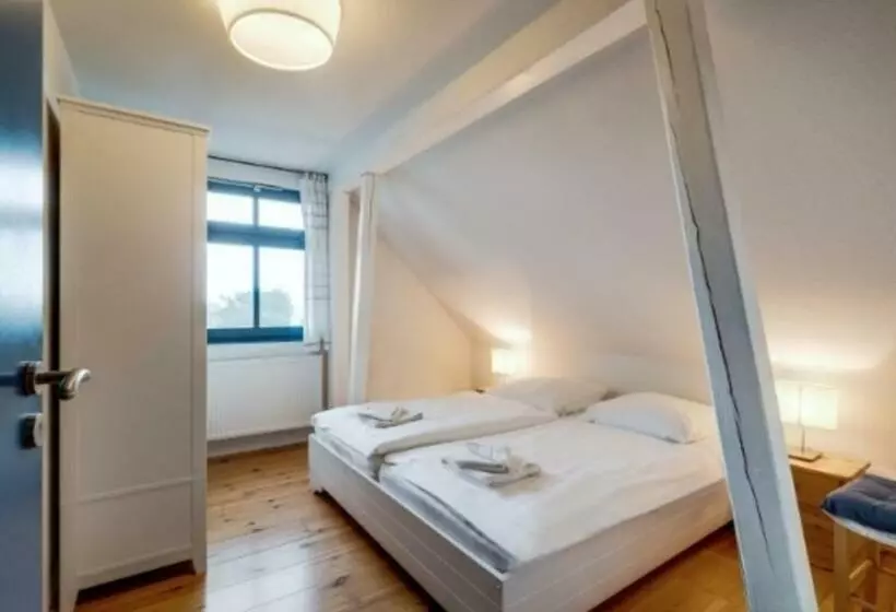 3 Raum Dachgeschoss Apartment 54