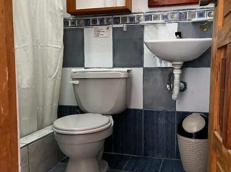 بنسيون Hostal Las Gardenias