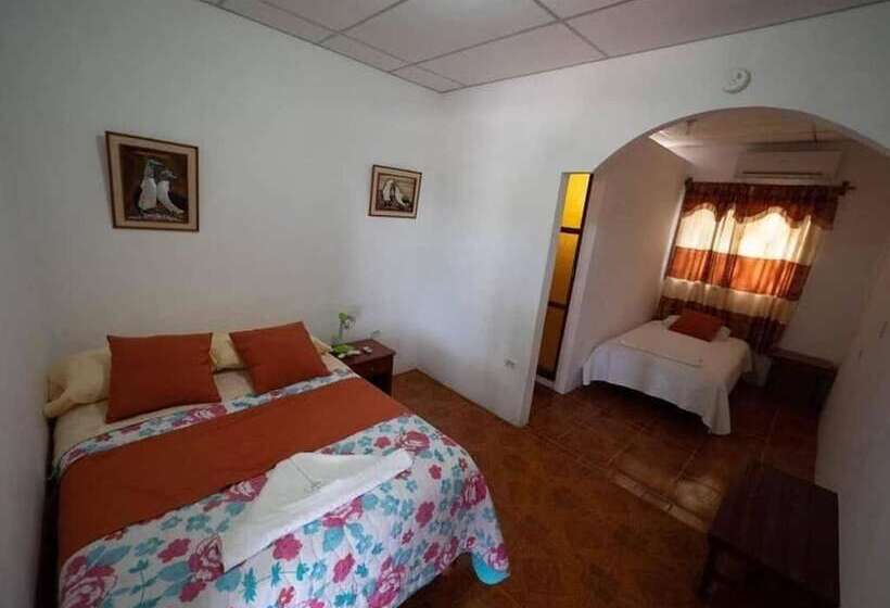 بنسيون Hostal Las Gardenias