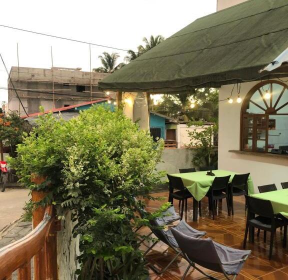 بنسيون Hostal Las Gardenias