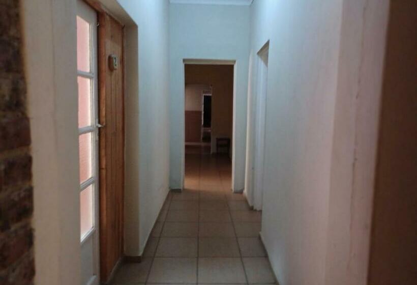 膳宿费 Khaya Langa Guest House & Contractors Accommodation