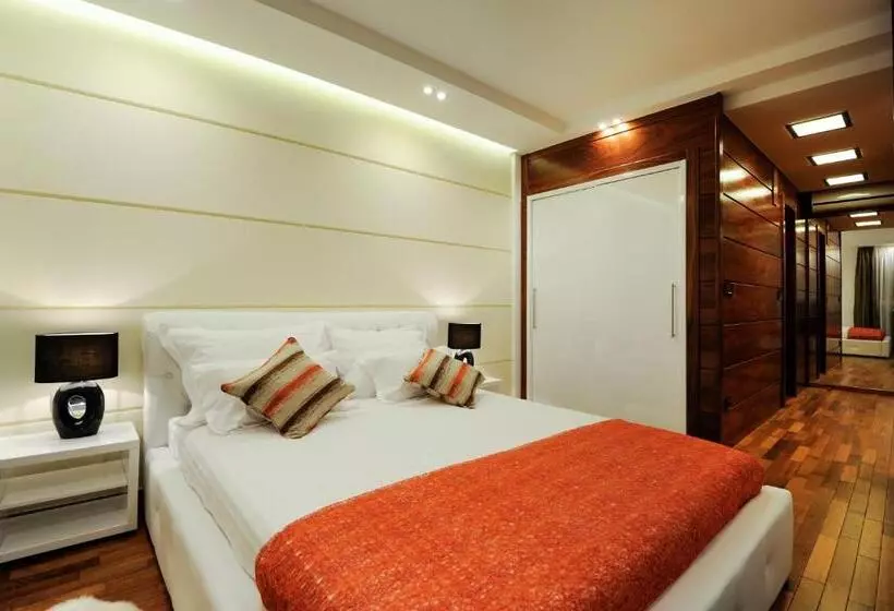 ペンション Main Street Studio And Rooms