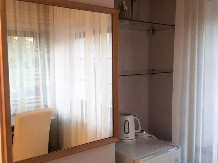 پانسیون Valensija Studio Apartment