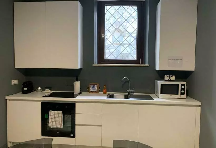 Modern City Center Apartment