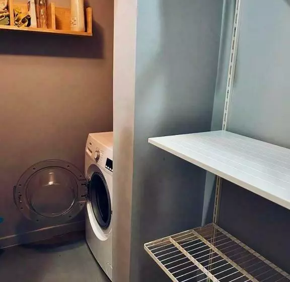 Modern City Center Apartment