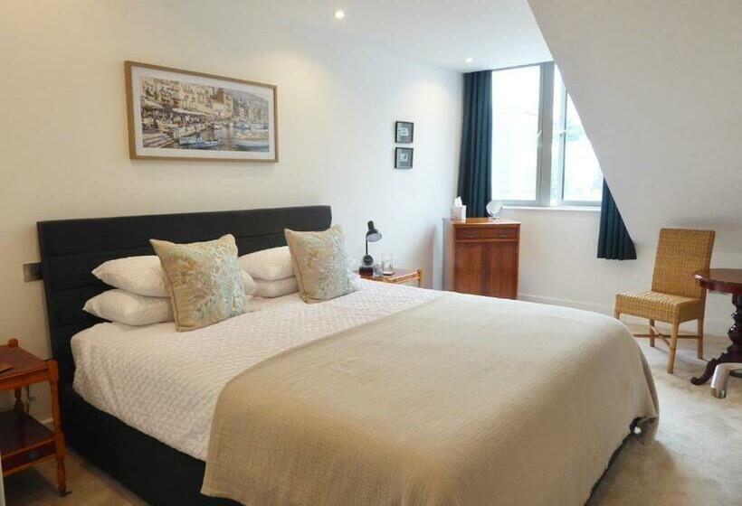 Springfield Court 12