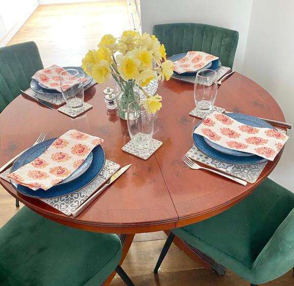 Springfield Court 12