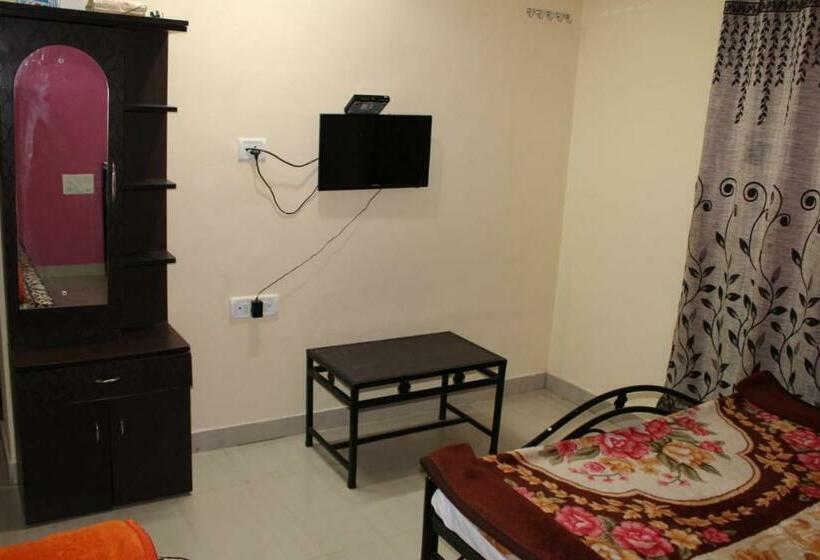 تختخواب و صبحانه Hirai Palace, Mahabaleshwar