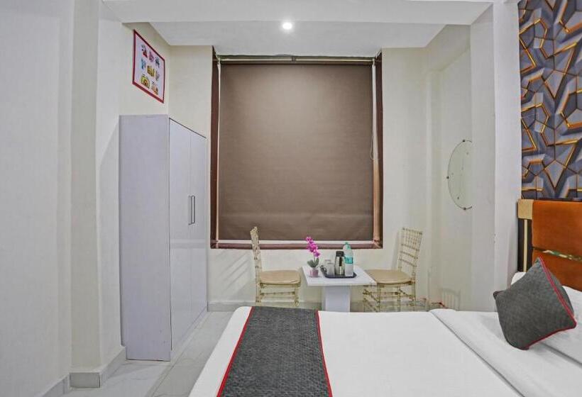 בית מלון כפרי Townhouse Shubham Residency