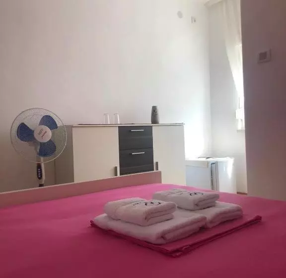 پانسیون Apartmani Pejovic Sutomore