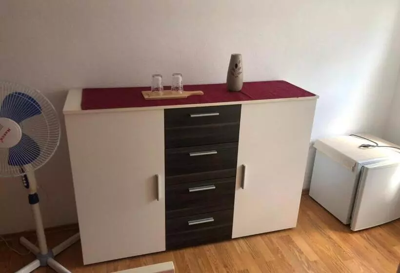 پانسیون Apartmani Pejovic Sutomore