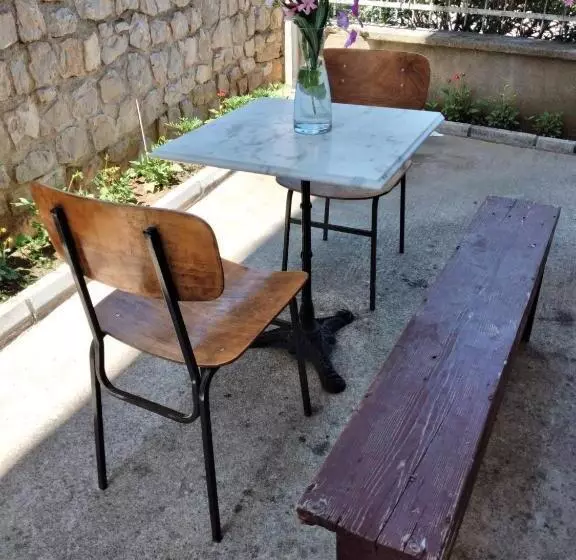 پانسیون Apartmani Pejovic Sutomore