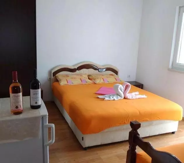 پانسیون Apartmani Pejovic Sutomore