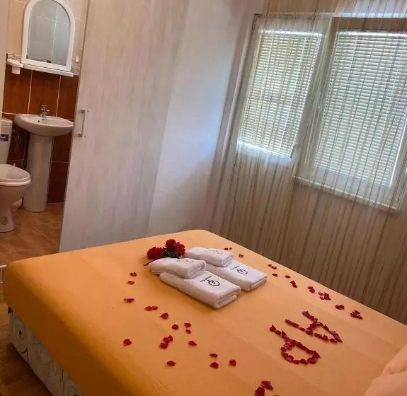 پانسیون Apartmani Pejovic Sutomore