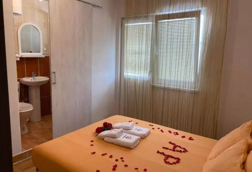 پانسیون Apartmani Pejovic Sutomore