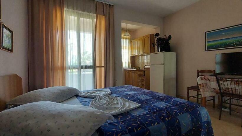 پانسیون Villa Juvenilja