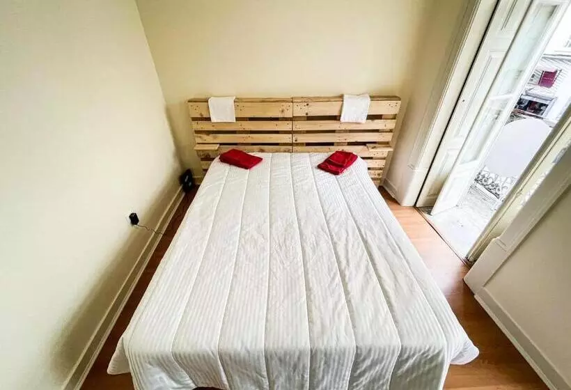 هاستل Sweet Love Family Budget