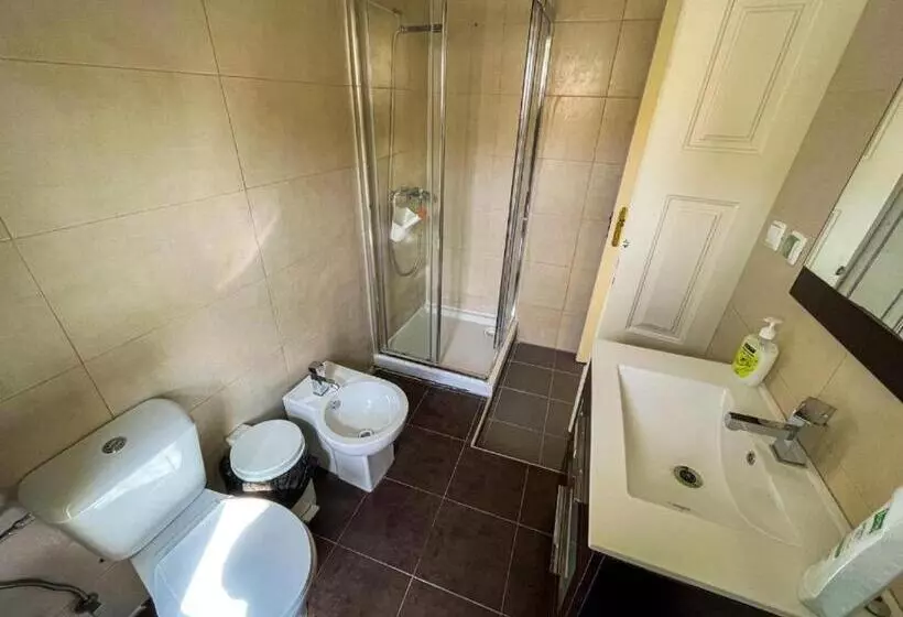 هاستل Sweet Love Family Budget