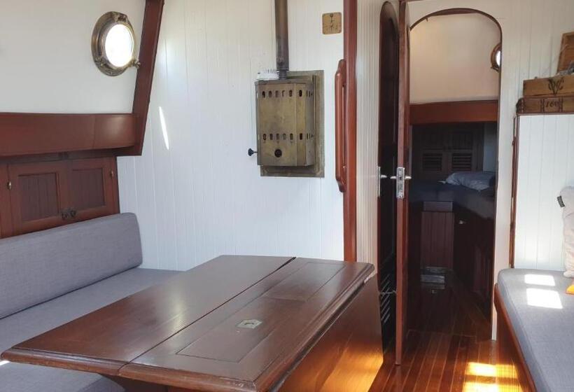 Bed and Breakfast Zeilklipper Fort Zeelandia