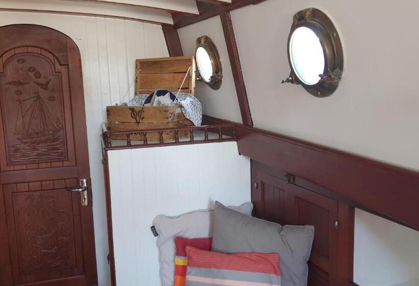 Bed and Breakfast Zeilklipper Fort Zeelandia