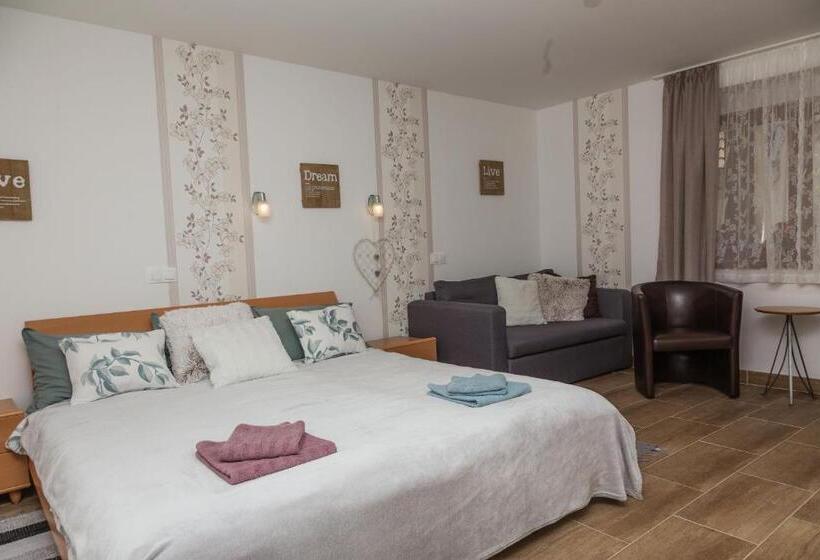 بنسيون Szívem Csücske Vendégház