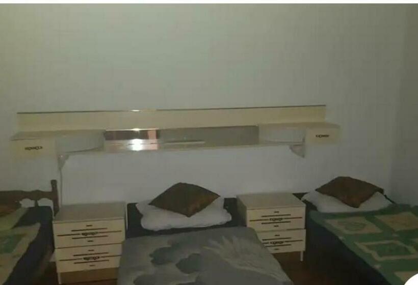 پانسیون Trokrevetna Soba Sa Zajednickim Kupatilom