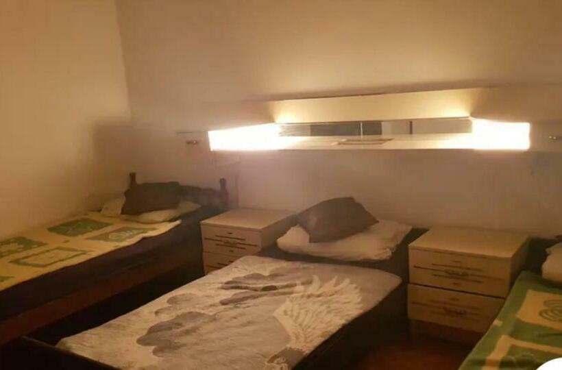 پانسیون Trokrevetna Soba Sa Zajednickim Kupatilom