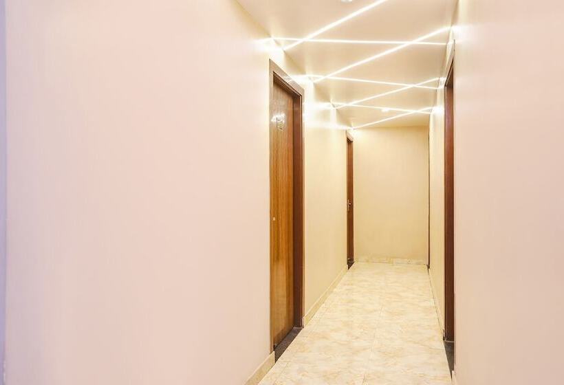 Fabhotel The Palacio