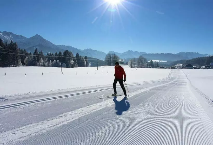 ホテル Biohof Burger, 3 Sonnige Fewo, Alle Mit Balkon, Spielzimmer, Grillhütte, 7 Km Vor Oberstdorf