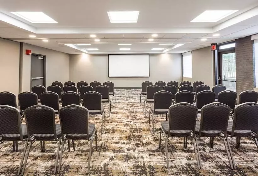 Hotelli Candlewood Suites Roanoke Airport