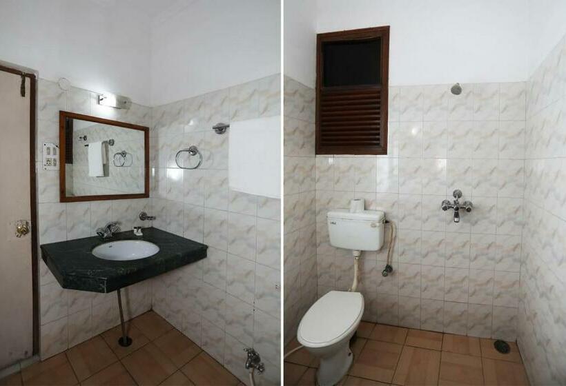 ホテル Clarks Inn Express Bharatpur