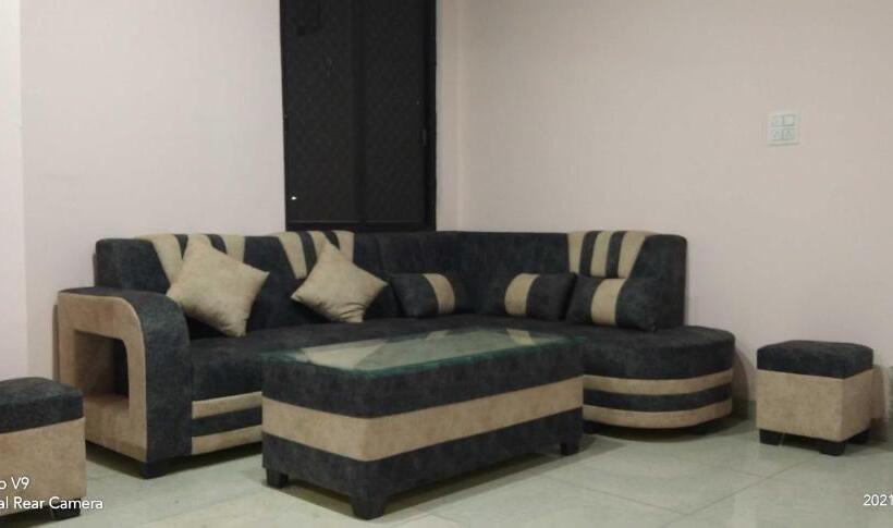 בית מלון כפרי Oyo 89839  Mohani Inn And Banquet