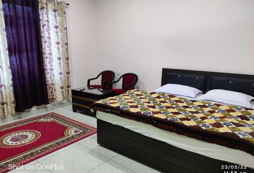 בית מלון כפרי Oyo 89839  Mohani Inn And Banquet