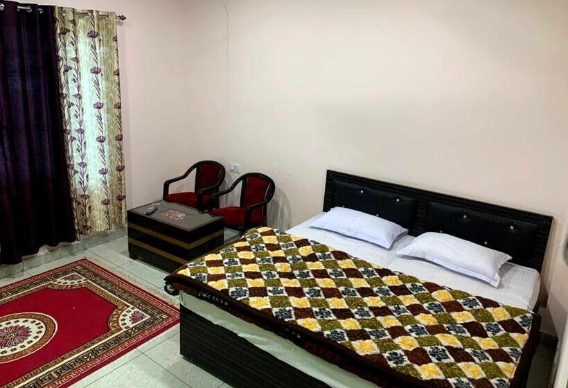 בית מלון כפרי Oyo 89839  Mohani Inn And Banquet